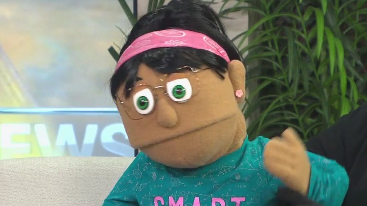 Teaching kids with the help of puppets